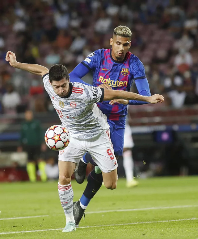 球天下官网-卡迪斯中场伺机起脚破门助球队胜出了吗